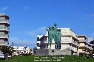 214- Rhodes ville et port d'honneur